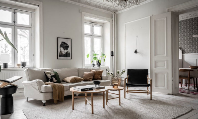 Фото - Просторная шведская квартира с лепниной, старинными печами и винтажным декором
